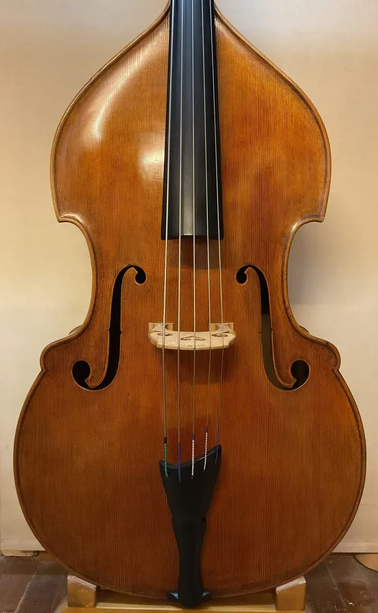 altes Bussetomodell Pöllmann Kontrabass